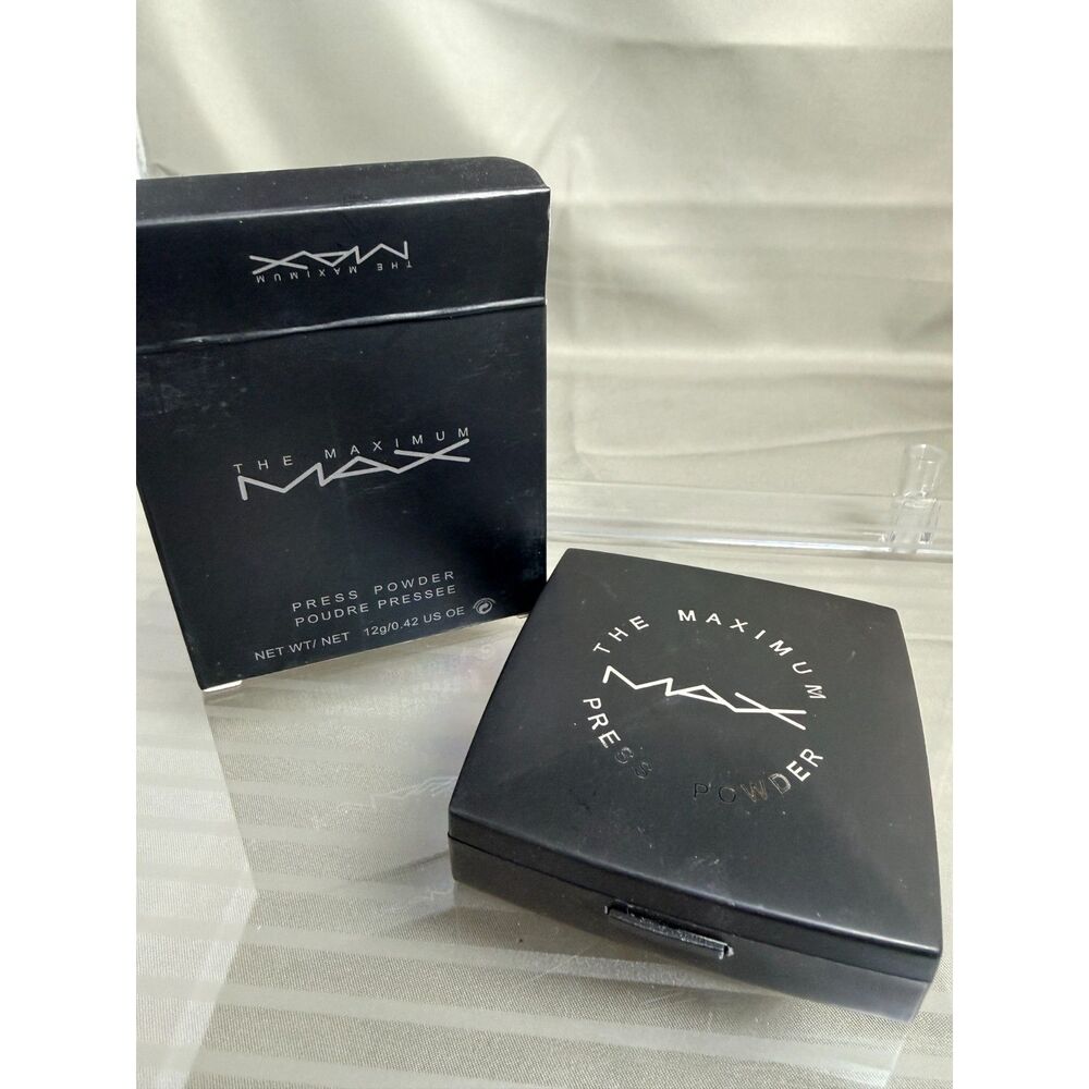 NIB The Maximum Max Press Powder in Natural Beige Max 803